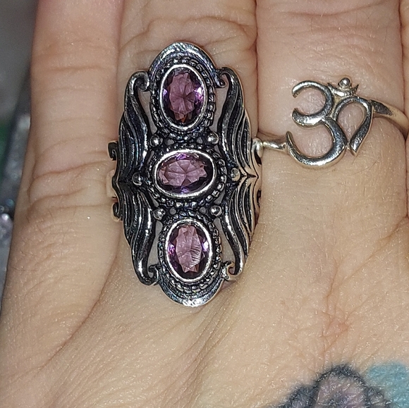 Jewelry - Triple Stone Amethyst Vintage Style Ring Size 8